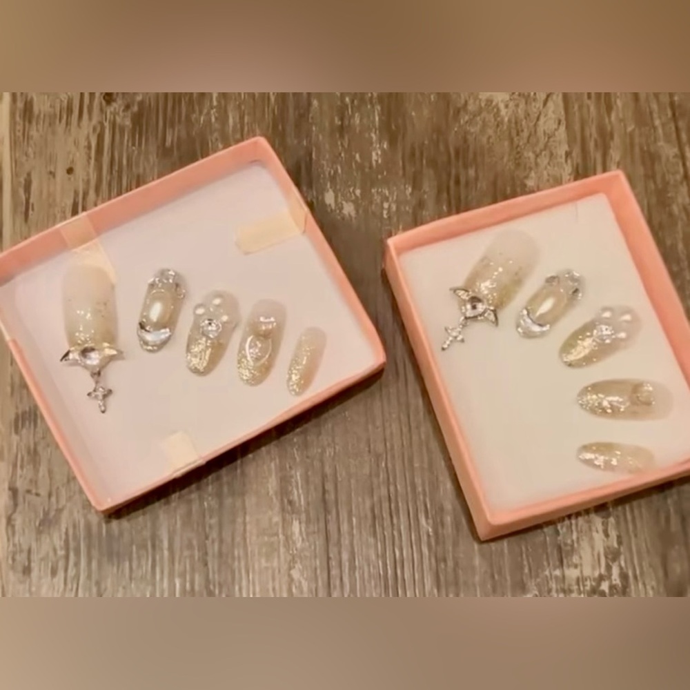 Luxury Silver Gold Glitter Diamond Press-On Fake Nails – Handmade Set from Etsy